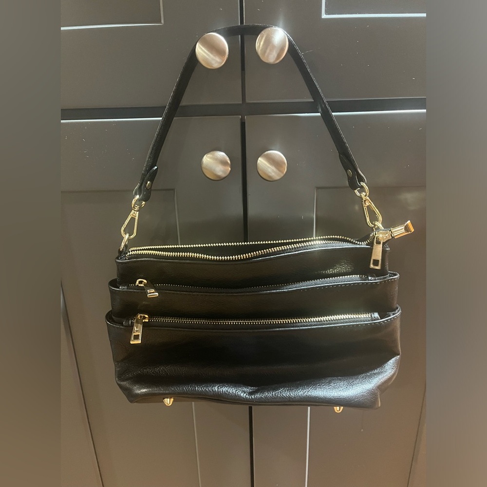 Elegant Black Leather Shoulder Bag